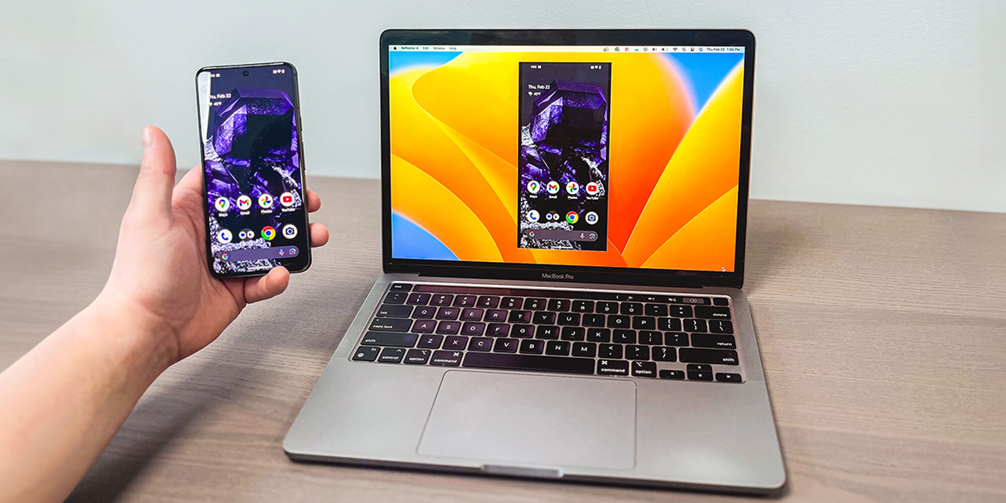 Screen mirroring a Google Pixel 8 on a computer 